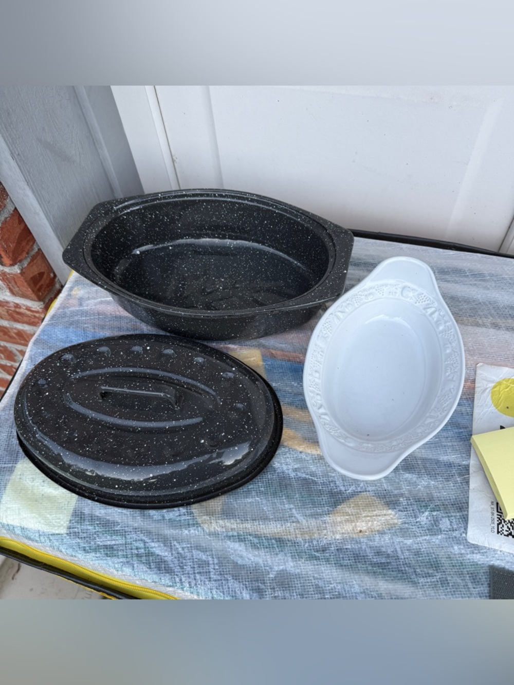 3pc Speckled Black Oval Roaster 13" with Lid, white ceramic plate Kitchen bundle